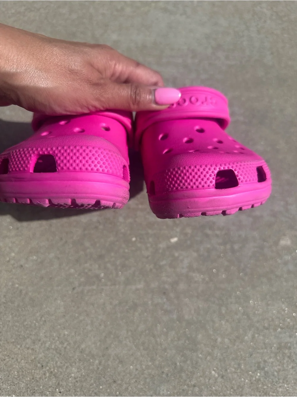 CROCS Kids Classic Clog in Bright Pink